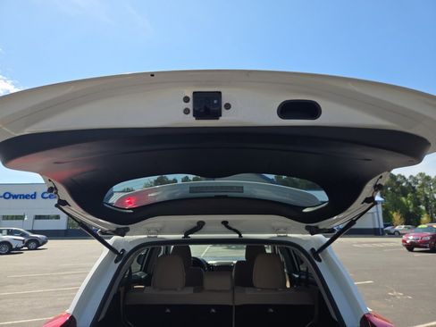 Used 2015 Toyota RAV4 XLE image 18