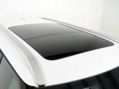 Used 2025 Mitsubishi Outlander SEL image 4