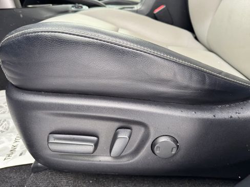 Used 2016 Toyota RAV4 Limited image 17