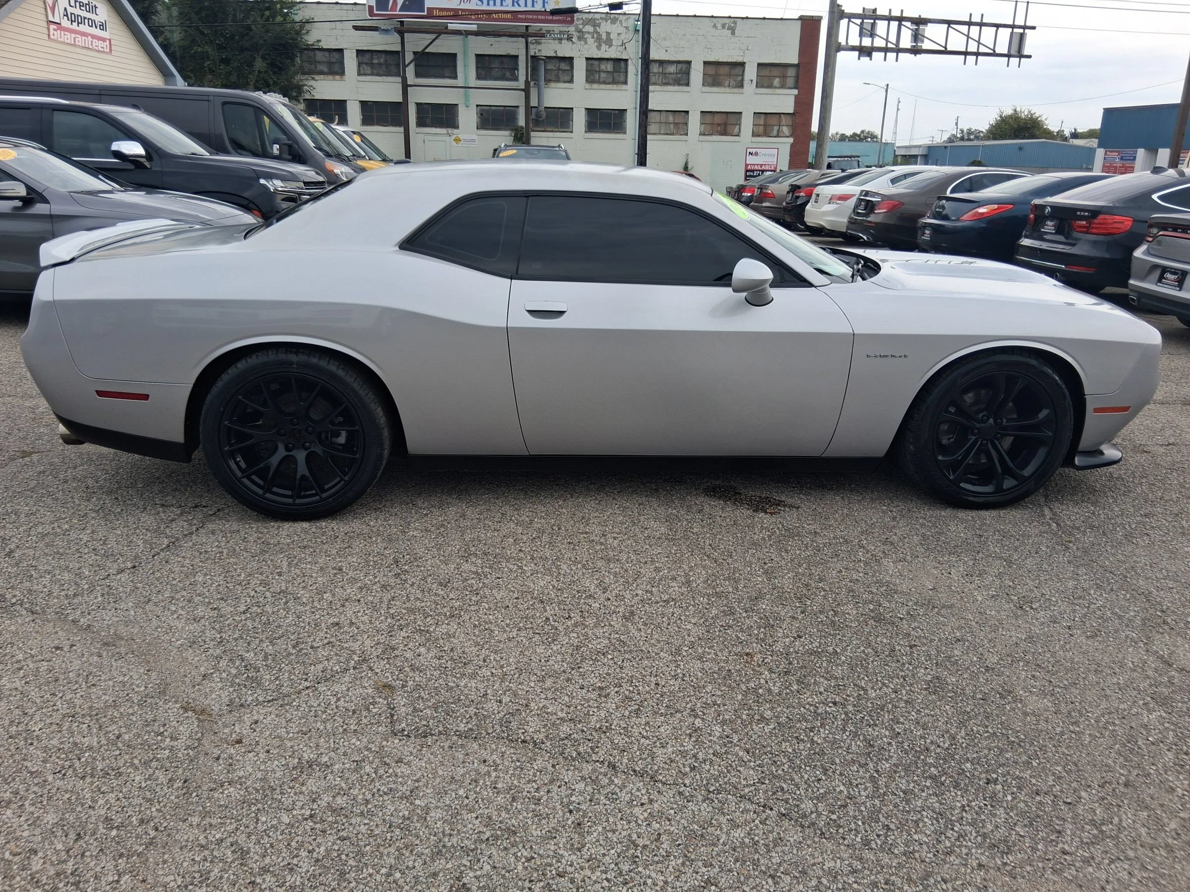 Used 2022 Dodge Challenger R/T RWD image 6