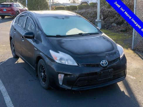 Used 2014 Toyota Prius Four image 1