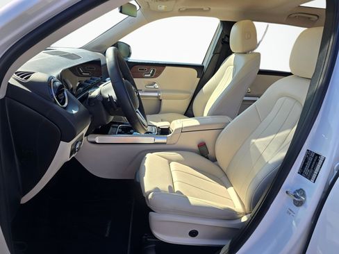 Used 2020 Mercedes-Benz GLB 250 4MATIC image 13