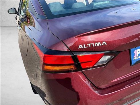 Used 2025 Nissan Altima 2.5 SV FWD image 29