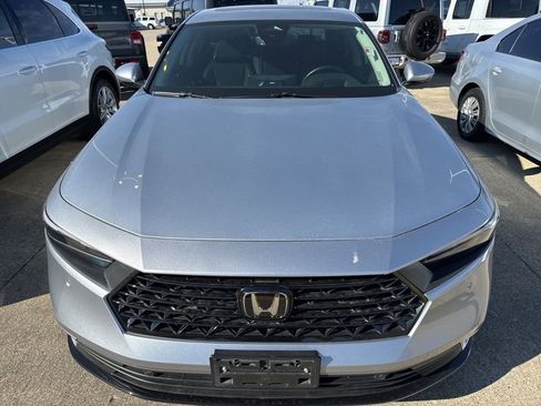 Used 2024 Honda Accord Touring image 2