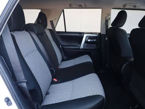 Used 2016 Toyota 4Runner SR5 AWD/4WD image 23