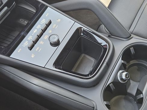 Certified 2026 Porsche Cayenne Coupe AWD/4WD image 20