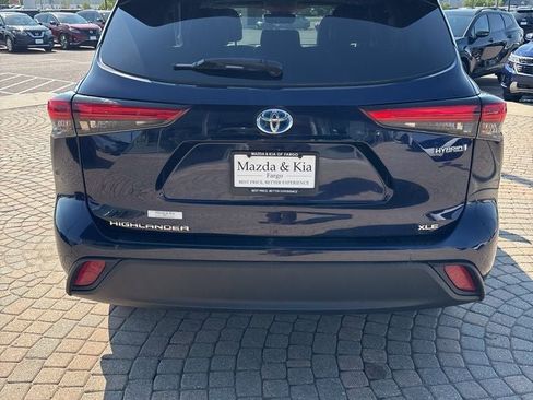 Used 2022 Toyota Highlander XLE image 6