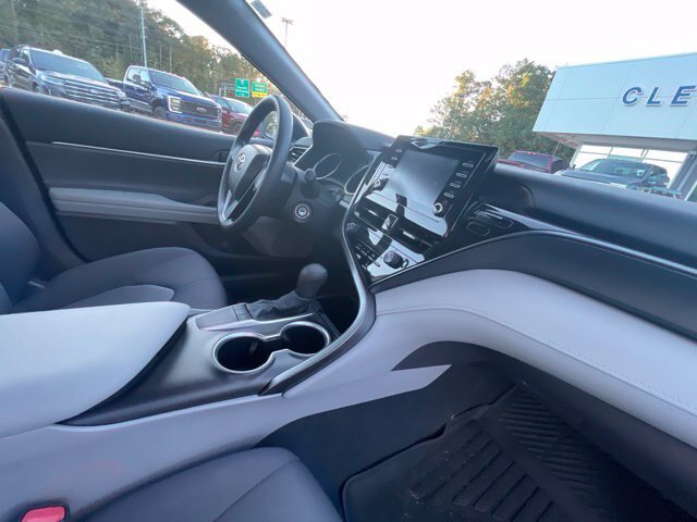 Used 2024 Toyota Camry LE FWD image 38