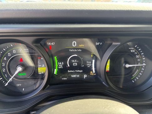 Certified 2025 Jeep Wrangler Unlimited Sahara w/ Safety Group image 8