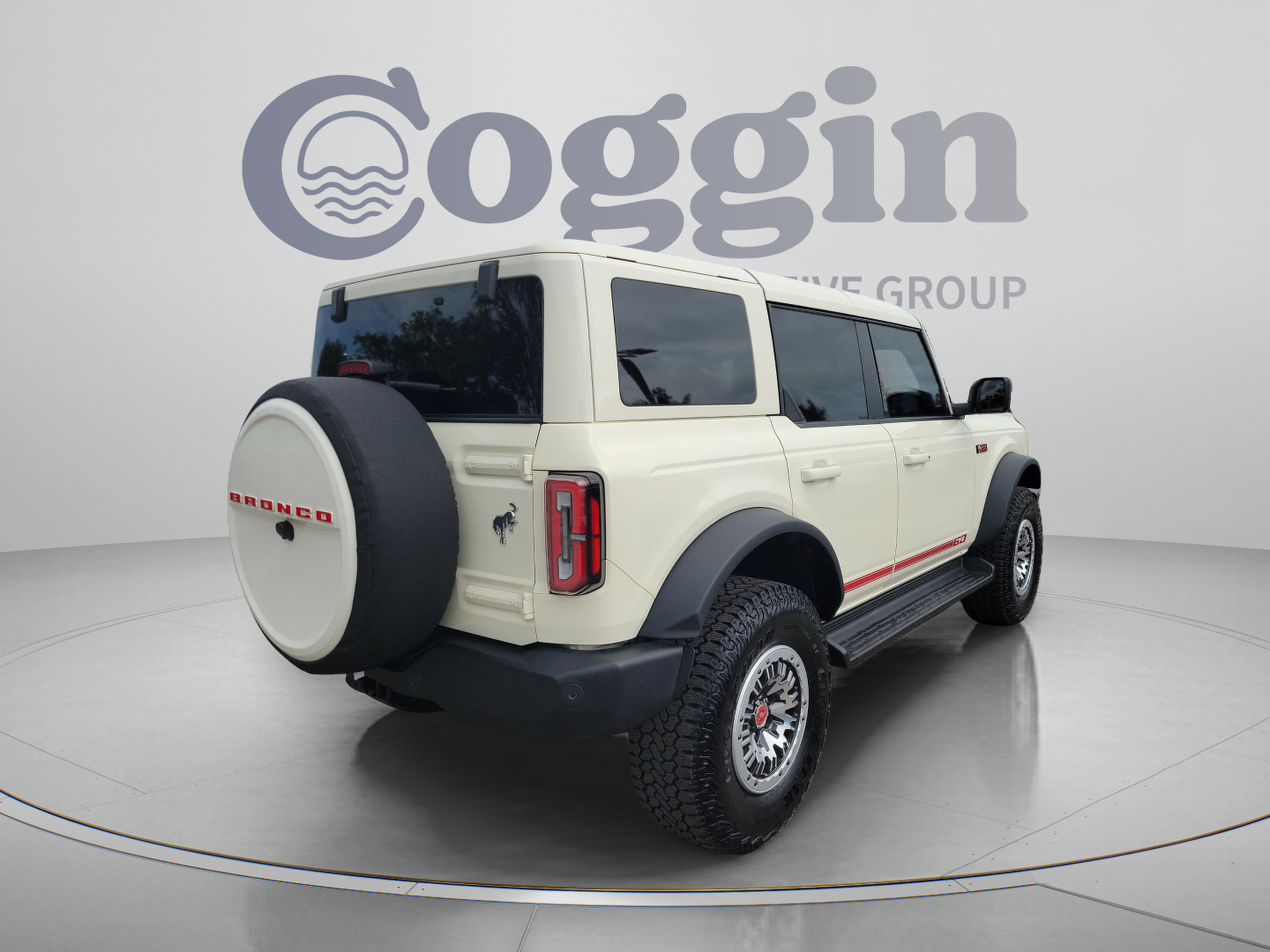 Used 2026 Ford Bronco Outer Banks w/ Sasquatch Package AWD/4WD image 3