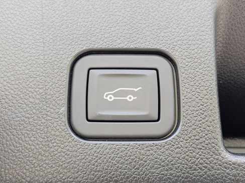 Certified 2025 Chevrolet Equinox EV LT w/ Convenience Package image 15