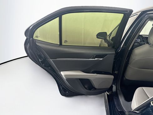 Used 2020 Toyota Camry SE FWD image 26