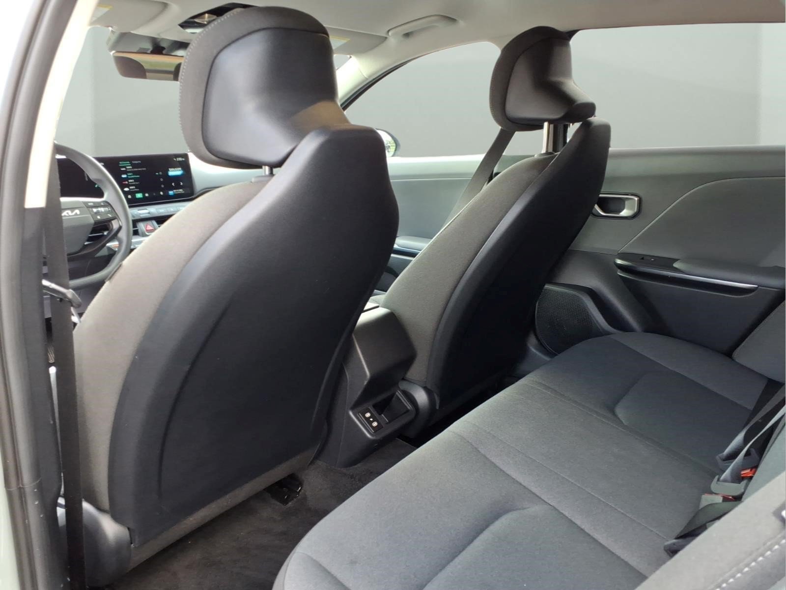Used 2025 Kia K4 FWD image 27
