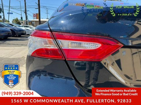 Used 2019 Toyota Camry LE FWD image 19