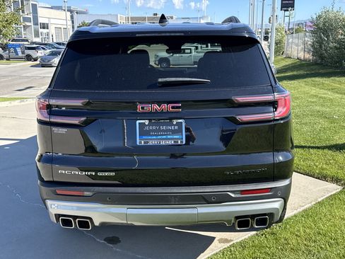Used 2024 GMC Acadia Elevation w/ Luxury Package AWD/4WD image 4