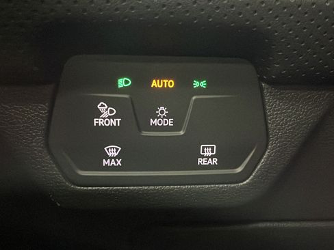 Used 2024 Volkswagen Atlas SEL Premium R-Line AWD/4WD image 33