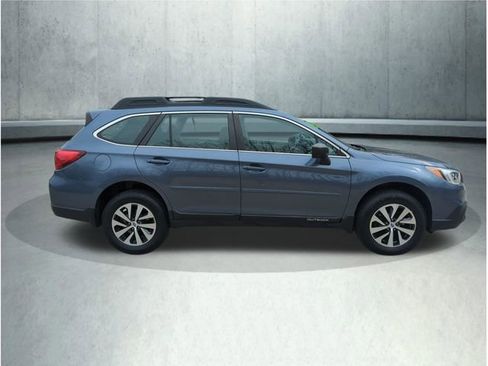 Used 2017 Subaru Outback 2.5i AWD/4WD image 7