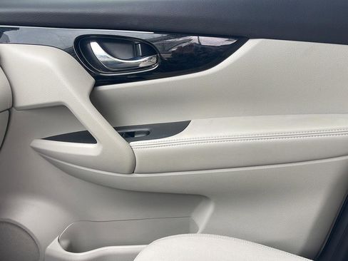 Used 2019 Nissan Rogue Sport SV w/ All-Weather Package image 21