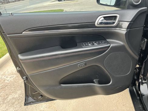 Used 2018 Jeep Grand Cherokee Trailhawk w/ Trailhawk Luxury Group image 18