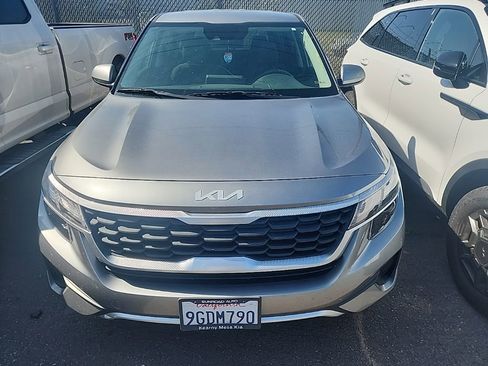 Used 2023 Kia Seltos LX AWD/4WD image 2