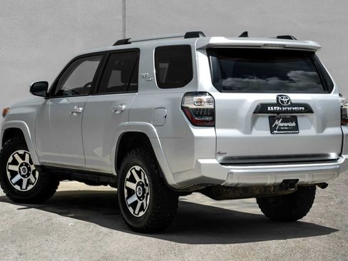 Used 2018 Toyota 4Runner TRD Off-Road AWD/4WD image 9