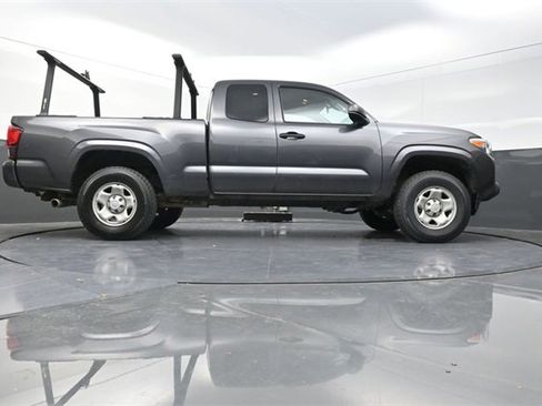 Used 2022 Toyota Tacoma SR image 24