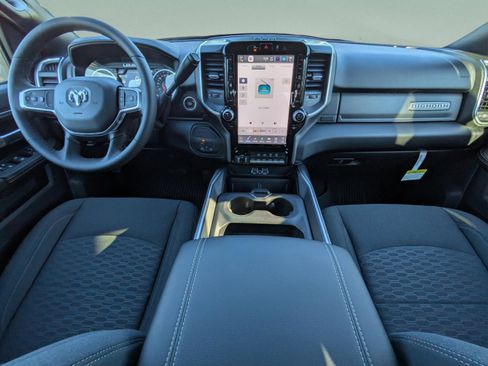 New 2026 RAM 2500 Big Horn AWD/4WD image 17
