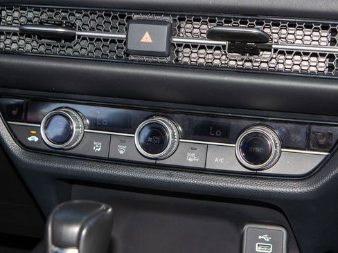 Certified 2024 Honda HR-V EX-L image 18