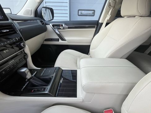 Used 2022 Lexus GX 460 Premium w/ Premium Plus Package AWD/4WD image 25