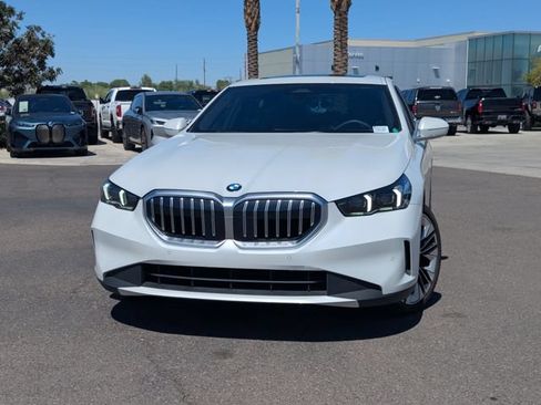 Used 2025 BMW 530i xDrive AWD/4WD image 4