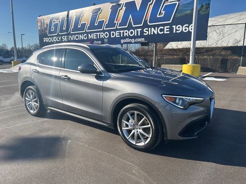 Used 2018 Alfa Romeo Stelvio Ti image 3