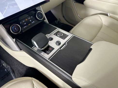 Certified 2023 Land Rover Range Rover SE image 14