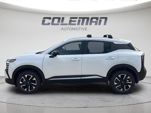Used 2026 Nissan Kicks SV w/ Interior Electronics Package AWD/4WD image 8