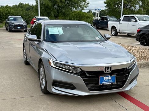 Used 2018 Honda Accord LX image 7