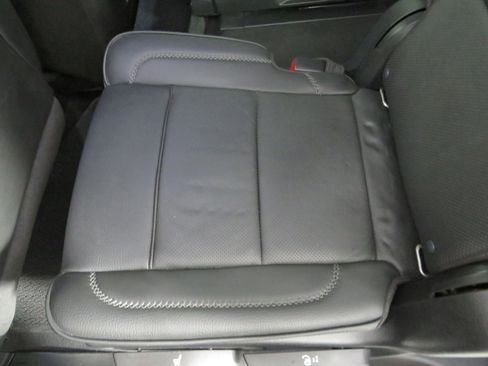 Used 2022 GMC Yukon XL Denali w/ Advanced Technology Package image 43