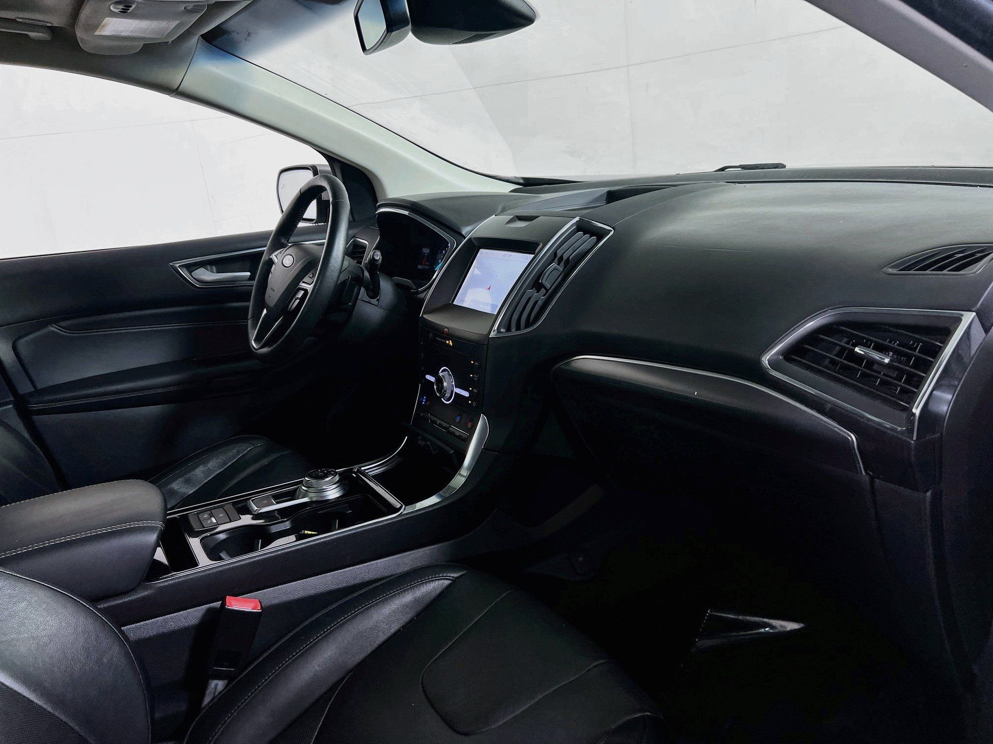 Used 2020 Ford Edge Titanium w/ Equipment Group 301A AWD/4WD image 30