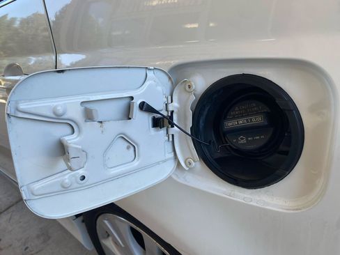 Used 2011 Toyota Avalon FWD image 25
