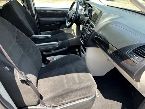 Used 2016 Dodge Grand Caravan SE w/ Quick Order Package 29E SE image 10