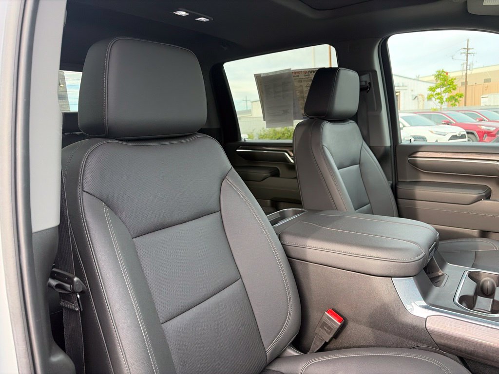 Used 2024 Chevrolet Silverado 2500 LTZ w/ LTZ Plus Package AWD/4WD image 15
