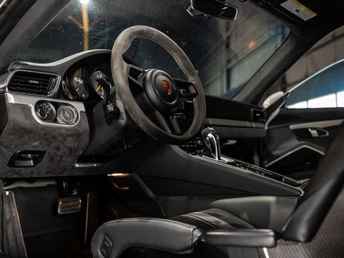 Used 2018 Porsche 911 GT3 RWD image 21