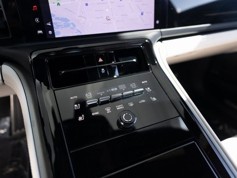 Certified 2025 Porsche Panamera 4S image 15