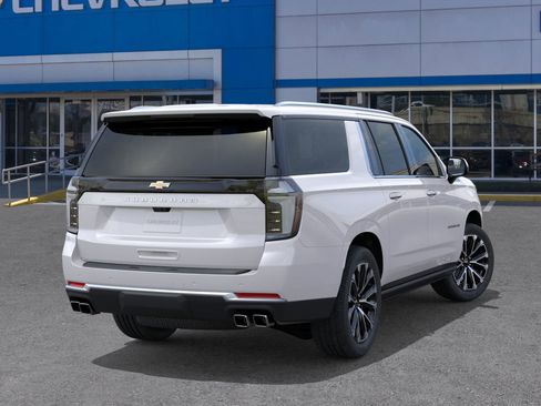 New 2025 Chevrolet Suburban High Country image 4