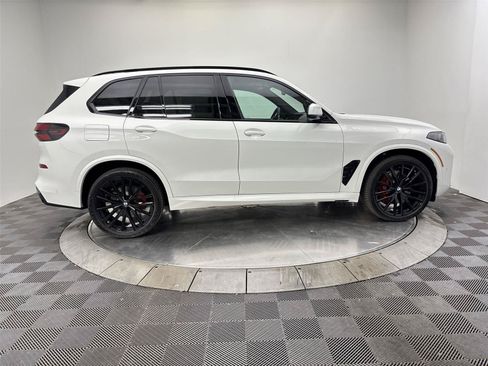New 2026 BMW X5 xDrive40i w/ M Sport Package AWD/4WD image 17