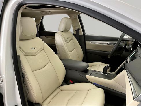 Used 2019 Cadillac XT5 Luxury FWD image 29