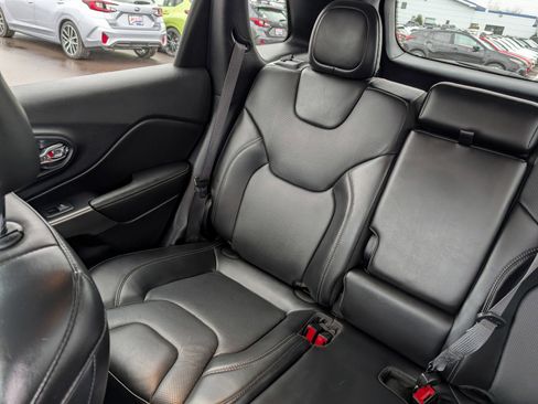 Used 2020 Jeep Cherokee Limited image 12