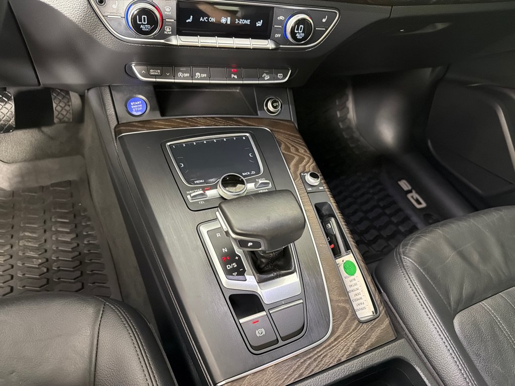Used 2018 Audi Q5 2.0T Premium Plus w/ Premium Plus Package AWD/4WD image 16