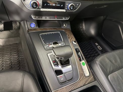 Used 2018 Audi Q5 2.0T Premium Plus w/ Premium Plus Package AWD/4WD image 16