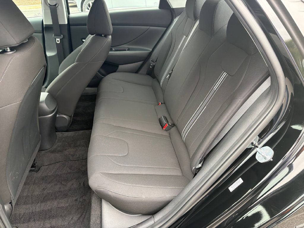 Used 2023 Hyundai Elantra SEL w/ Convenience Package FWD image 22