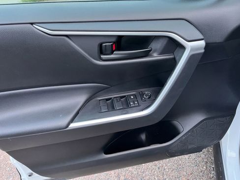 Used 2024 Toyota RAV4 LE image 9