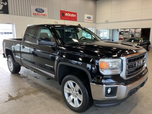 Used 2015 GMC Sierra 1500 SLE w/ SLE Value Package image 3